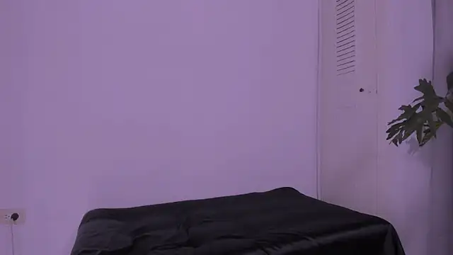 Miiafoxxx online show from 10/19/25, 02:36