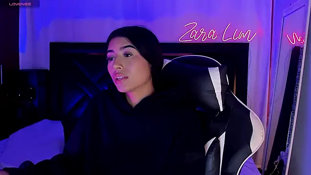 ZaraLim online show from 11/16/25, 02:16