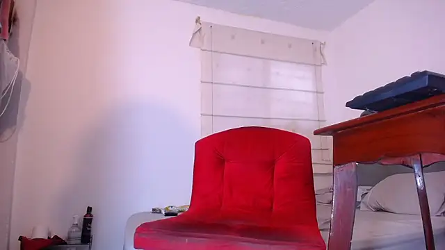 Snapshot of yei_brunettex chatting on 03/21/26, 06:01 yei brunettex online show from 03/21/26, 06:01