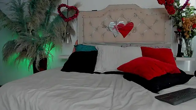 Samanthahavery44 online show from 04/15/26, 07:58