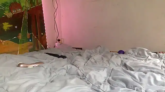 Snapshot of ElektrikFrancaise chatting on 03/15/25, 03:06 ElektrikFrancaise online show from 03/15/25, 03:06