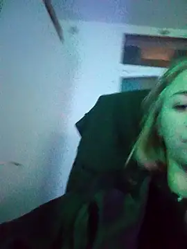 Snapshot of ElektrikFrancaise chatting on 11/12/25, 07:07 ElektrikFrancaise online show from 11/12/25, 07:07