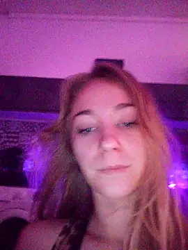 Snapshot of ElektrikFrancaise chatting on 11/12/25, 04:49 ElektrikFrancaise online show from 11/12/25, 04:49