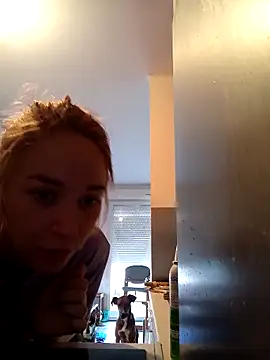 Snapshot of ElektrikFrancaise chatting on 09/18/25, 02:20 ElektrikFrancaise online show from 09/18/25, 02:20