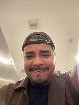 thiagowes online show from 06/11/26, 04:59