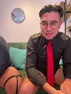 thiagowes online show from 11/13/25, 03:54