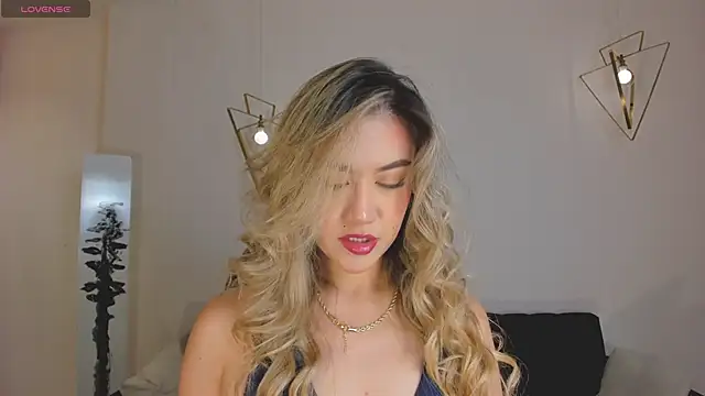 RebeccaHudson online show from 04/14/26, 07:52