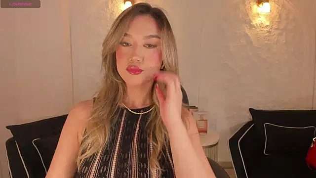 Snapshot of RebeccaHudson chatting on 09/11/25, 07:25 RebeccaHudson online show from 09/11/25, 07:25