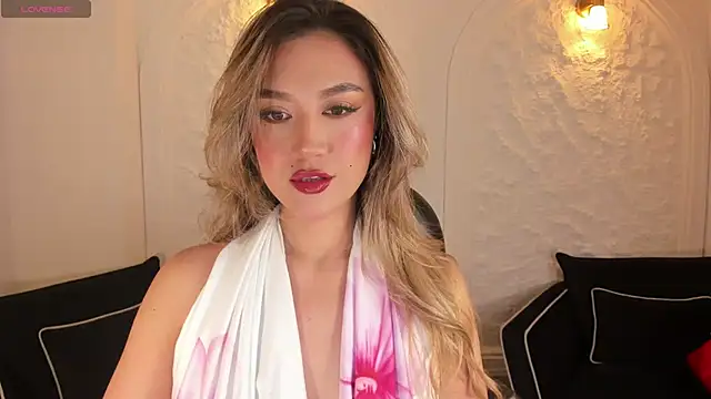 Snapshot of RebeccaHudson chatting on 09/10/25, 07:13 RebeccaHudson online show from 09/10/25, 07:13