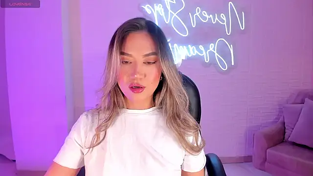 Snapshot of RebeccaHudson chatting on 03/19/25, 02:59 RebeccaHudson online show from 03/19/25, 02:59