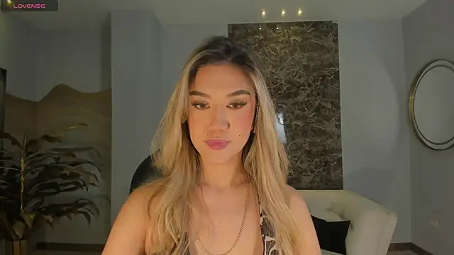 RebeccaHudson online show from 04/05/26, 05:41