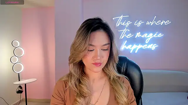 Snapshot of RebeccaHudson chatting on 10/01/25, 07:18 RebeccaHudson online show from 10/01/25, 07:18