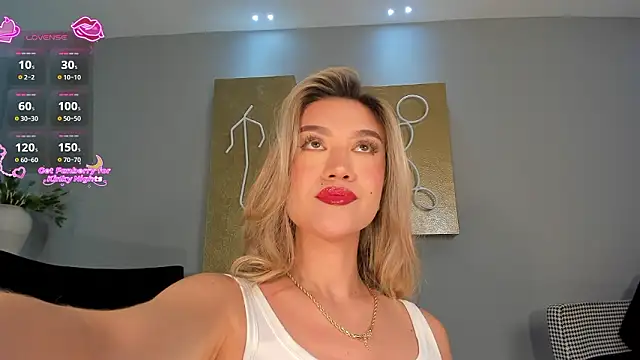 RebeccaHudson online show from 02/03/26, 07:41