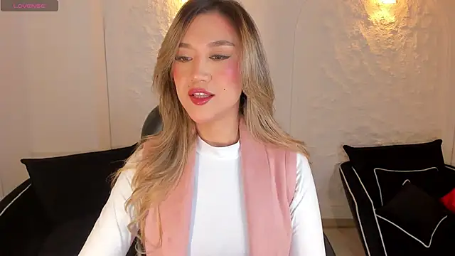 Snapshot of RebeccaHudson chatting on 09/12/25, 07:02 RebeccaHudson online show from 09/12/25, 07:02