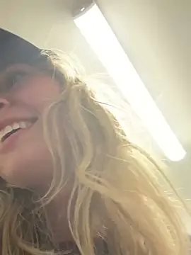 M1ssyk1ssy online show from 01/04/25, 03:07