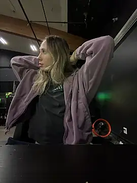 M1ssyk1ssy online show from 04/11/26, 12:40