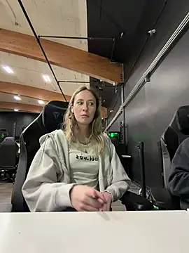 M1ssyk1ssy online show from 04/08/26, 07:15