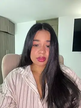 Snapshot of Aitana98_ chatting on 05/05/26, 01:41 Aitana98 online show from 05/05/26, 01:41
