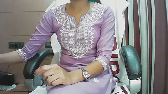 Snapshot of collage_hoty chatting on 01/13/26, 04:16 collage hoty online show from 01/13/26, 04:16