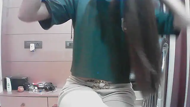 collage hoty online show from 11/15/25, 04:44