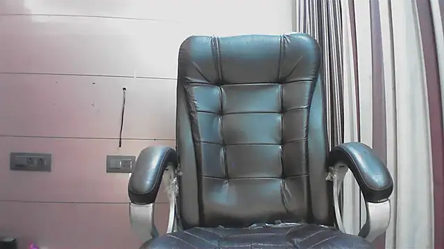 collage hoty online show from 11/21/25, 04:50