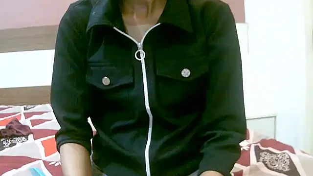 collage hoty online show from 11/17/25, 02:54