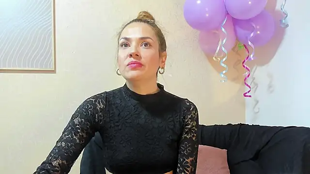 camilawm19 online show from 03/20/25, 10:10