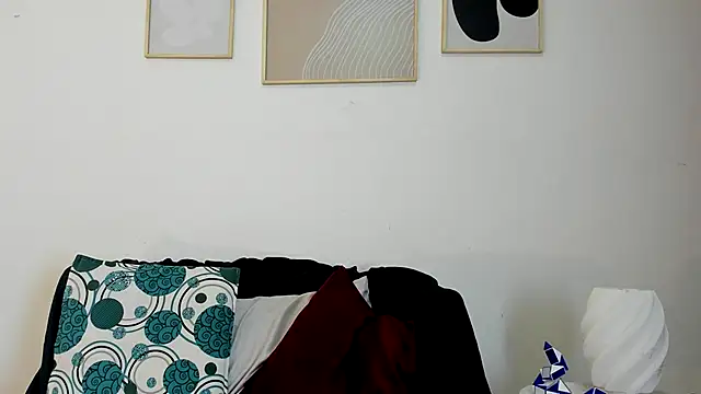 camilawm19 online show from 09/13/25, 11:38