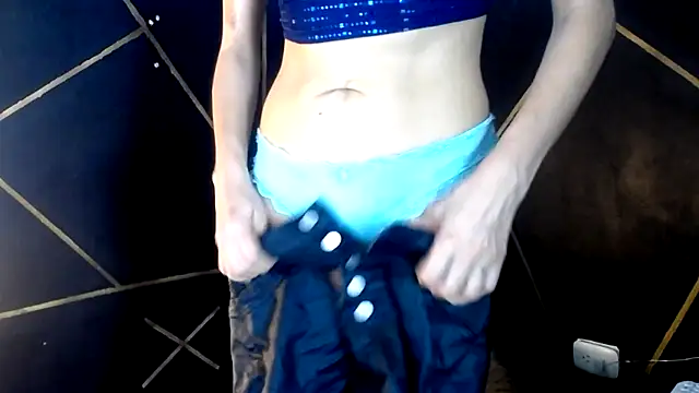 Snapshot of camilawm19 chatting on 04/04/26, 11:11 camilawm19 online show from 04/04/26, 11:11
