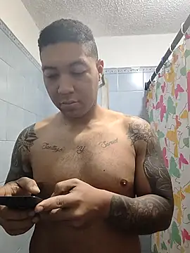 Morenocosta12 online show from 11/05/25, 02:31