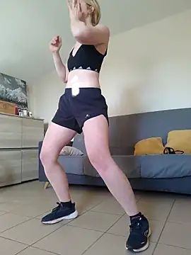 Loujoly modele online show from 02/03/25, 03:38