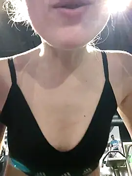 Loujoly modele online show from 02/24/25, 03:53