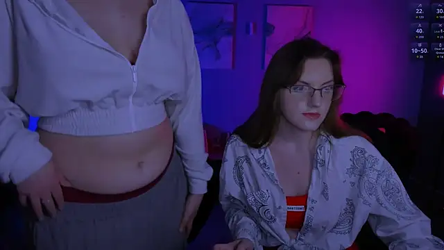 nikole kitt online show from 04/18/26, 07:07