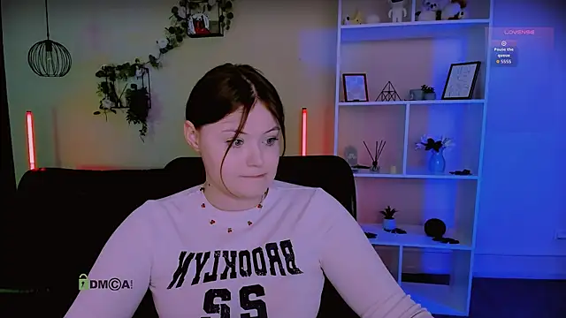 nikole kitt online show from 05/25/26, 06:50