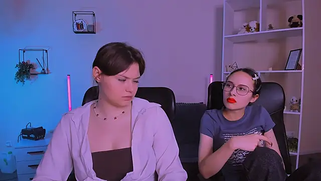 nikole kitt online show from 11/09/25, 08:02