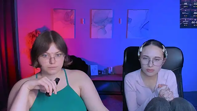 nikole kitt online show from 04/14/26, 07:52