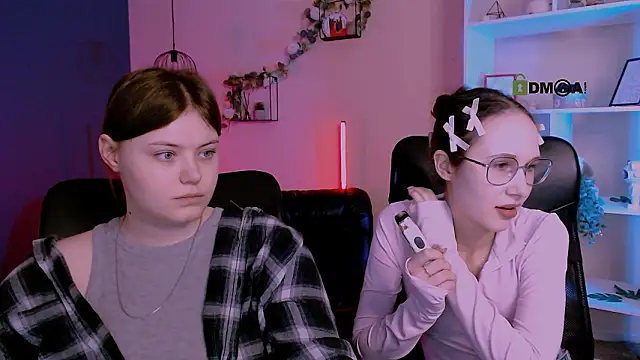 nikole kitt online show from 03/23/26, 08:19