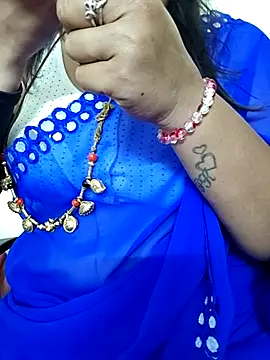 gaurika18 online show from 11/20/25, 10:49