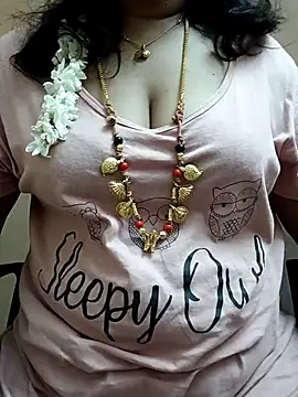 Snapshot of gaurika18 chatting on 03/13/25, 06:23 gaurika18 online show from 03/13/25, 06:23