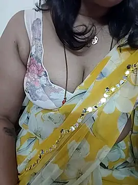 Snapshot of gaurika18 chatting on 09/09/25, 06:23 gaurika18 online show from 09/09/25, 06:23