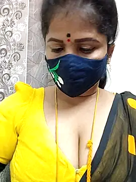 Snapshot of gaurika18 chatting on 06/23/26, 01:31 gaurika18 online show from 06/23/26, 01:31