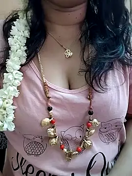 Snapshot of gaurika18 chatting on 03/18/25, 07:01 gaurika18 online show from 03/18/25, 07:01
