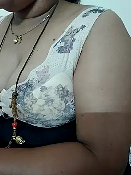 Snapshot of gaurika18 chatting on 10/08/25, 08:16 gaurika18 online show from 10/08/25, 08:16