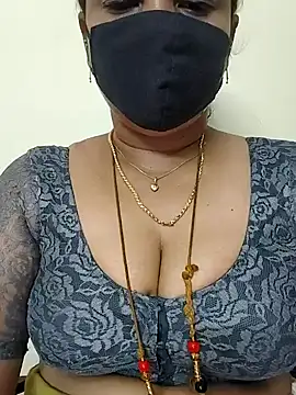 Snapshot of gaurika18 chatting on 09/18/25, 01:25 gaurika18 online show from 09/18/25, 01:25