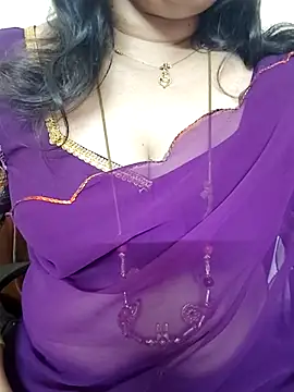 Snapshot of gaurika18 chatting on 09/10/25, 01:21 gaurika18 online show from 09/10/25, 01:21