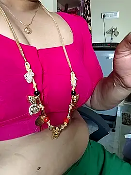 gaurika18 online show from 04/15/26, 04:18