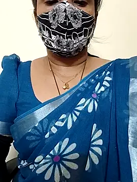 gaurika18 online show from 11/30/25, 12:28