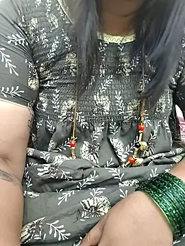 gaurika18 online show from 10/27/25, 10:54