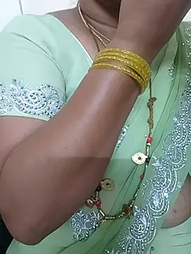 Snapshot of gaurika18 chatting on 09/15/25, 05:30 gaurika18 online show from 09/15/25, 05:30