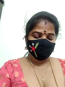 gaurika18 online show from 04/15/26, 05:17